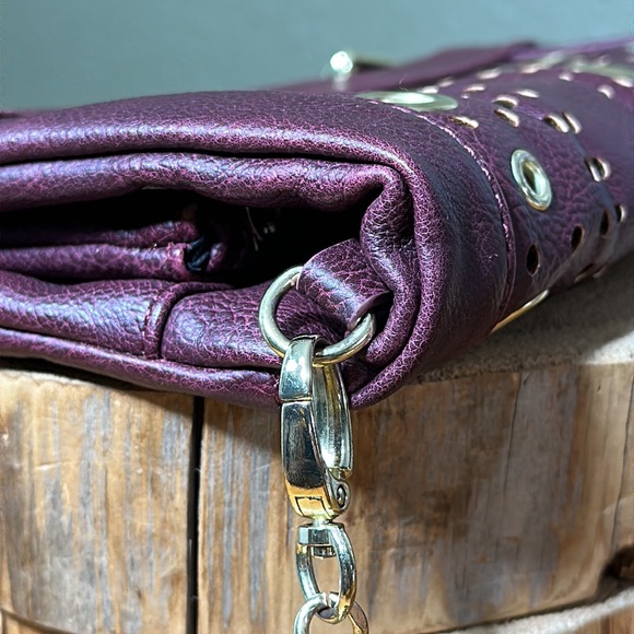 STEVE MADDEN Grommeted Crossbody - Picture 17 of 17